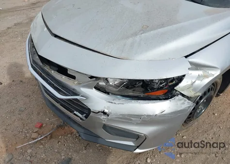 2017 Chevrolet Malibu Ls z USA, uszkodzony, nr VIN 1G1ZB5ST2HF279815